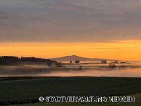Beurener Morgenstimmung mit Blick zum Bussen