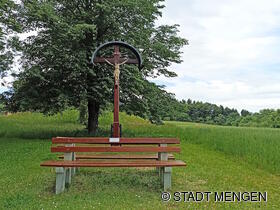 Rulfingens Ruhebänkle im Sommer