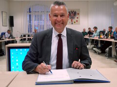 Vertragsunterzeichnung