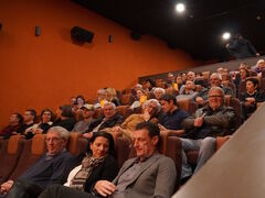 Mit Shirt, Charme und Meeengen