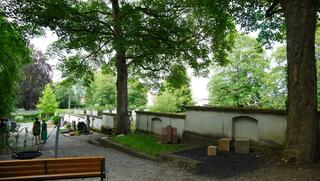 Die Grabanlage auf dem Mengener Friedhof ist gesegnet und eingeweiht worden. 