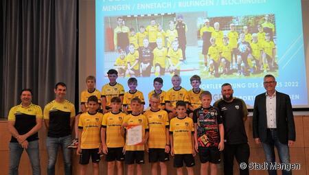 Vor 20 Jahren hätte es diese Truppe nicht gegeben, heute schon und sie beweisen ihr Können. Die SGM Mengen/Ennetach/Rulfingen/Blochingen erhielt als Mannschaft den 1. Platz bei der Bezirksmeisterschaft D-Jugend. 