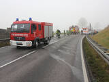 Auslaufende Betriebsstoffe nach Verkehrsunfall